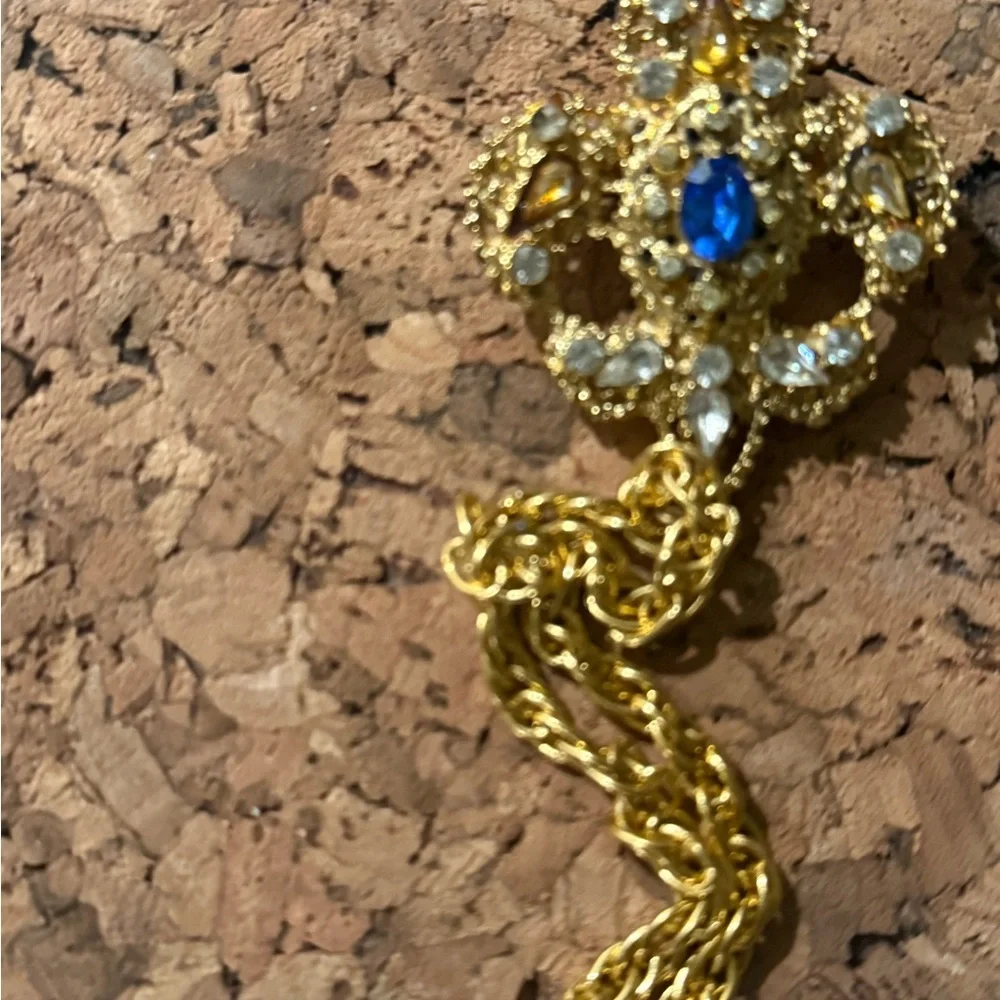 Vintage double pin with chain gold tone, and rhinestone Baroque Royal Look Pins